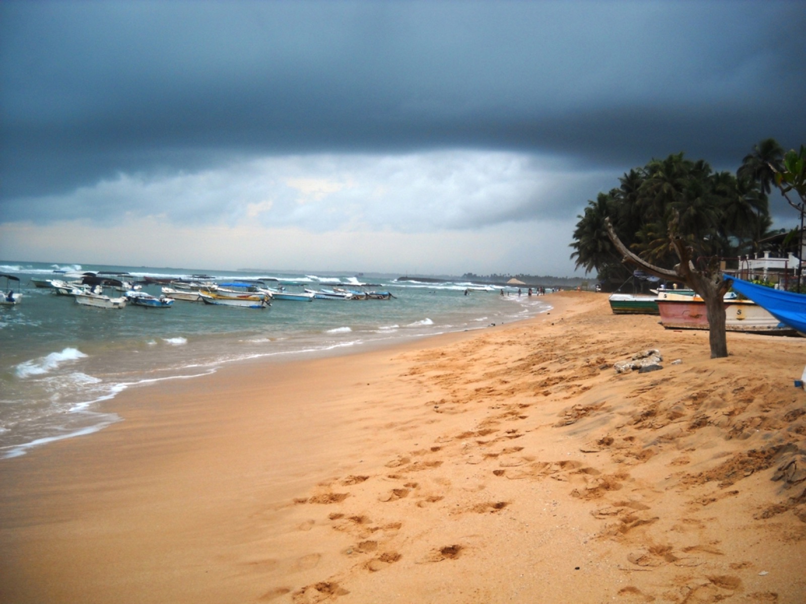 Hikkaduwa Coral Gardens & Beach